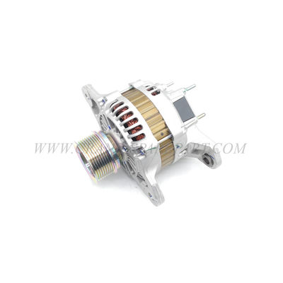 21401675 Máy phát điện phụ tùng động cơ cần cẩu với bộ điều chỉnh điện áp tích hợp